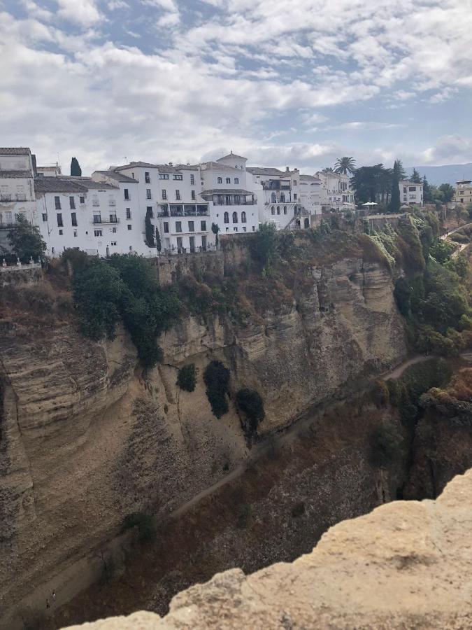 Stylish 3 Bed House 2 Bathrooms, With Patio, Roof Terrace And Communal Pool 5 Minutes Away From The Beautiful Spanish White Village Of Casares Pueblo And Only 20 Mins From The Sea Exterior foto